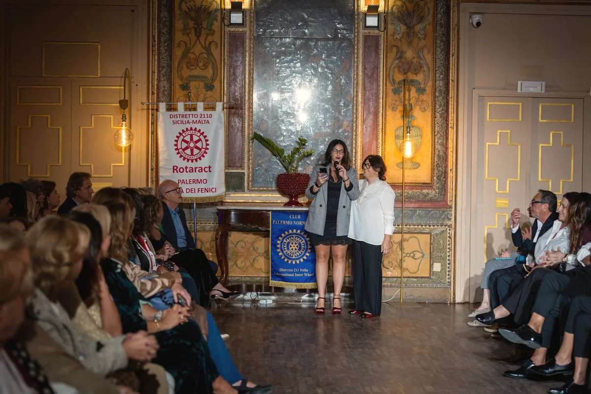Presentazione della collezione dell’Atelier Loredana Lombardo durante una sfilata in un palazzo storico di Palermo